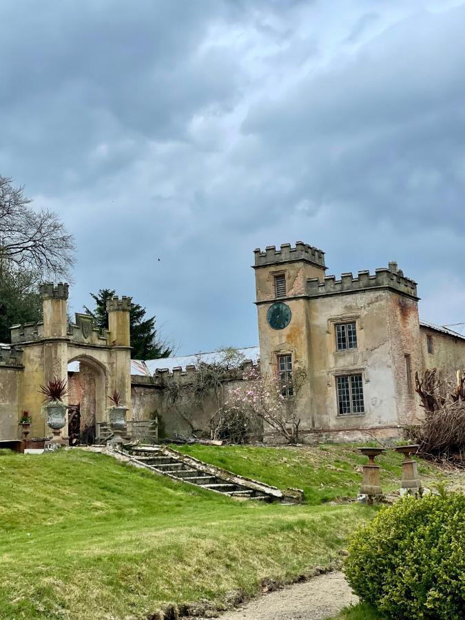 Llanerchydol Hall Suites Welshpool Exterior foto
